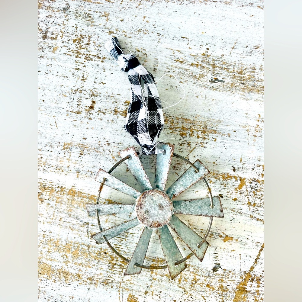 *Sparkle Windmill Ornament w/Black & White Buffalo Check Hanger